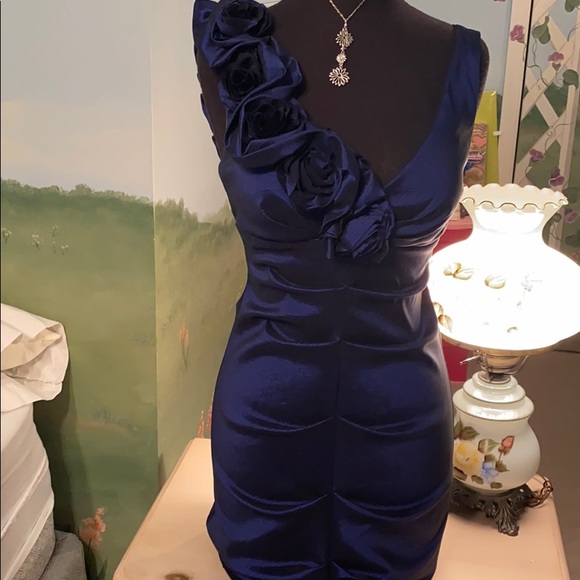 COPY - Xscape by Joanna Chen blue metallic dress - Picture 2 of 12